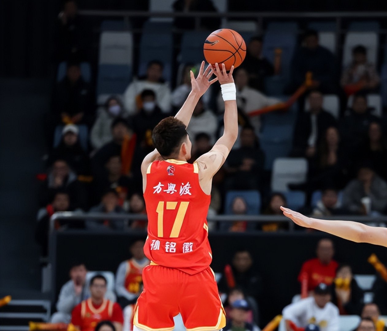 满冠体育app-关于山东男篮迎欧篮联关键赛，窗口期单刀错失，质疑声仍在，训练强度明显提升的信息